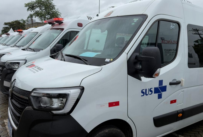 Avaré é contemplada com ambulância e van para serviços municipais de saúde