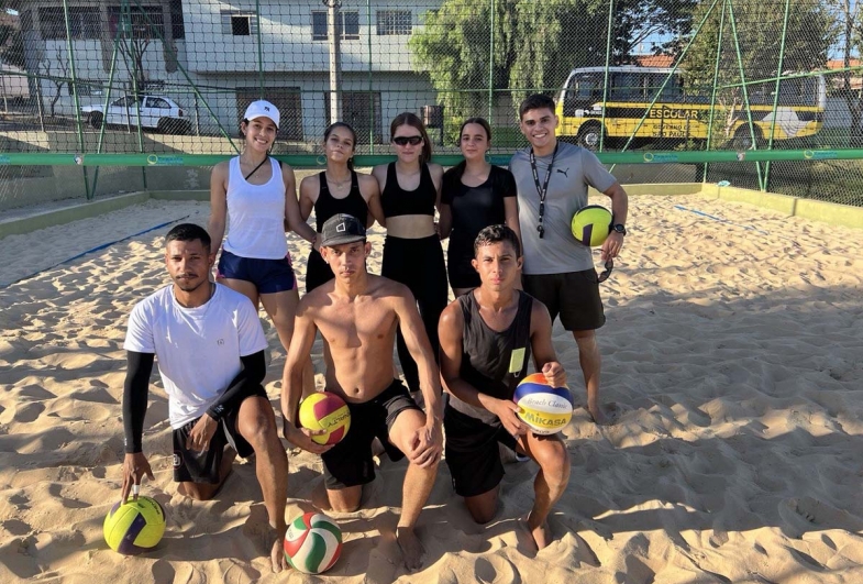 CME Fartura inicia escolinha de Vôlei de Praia