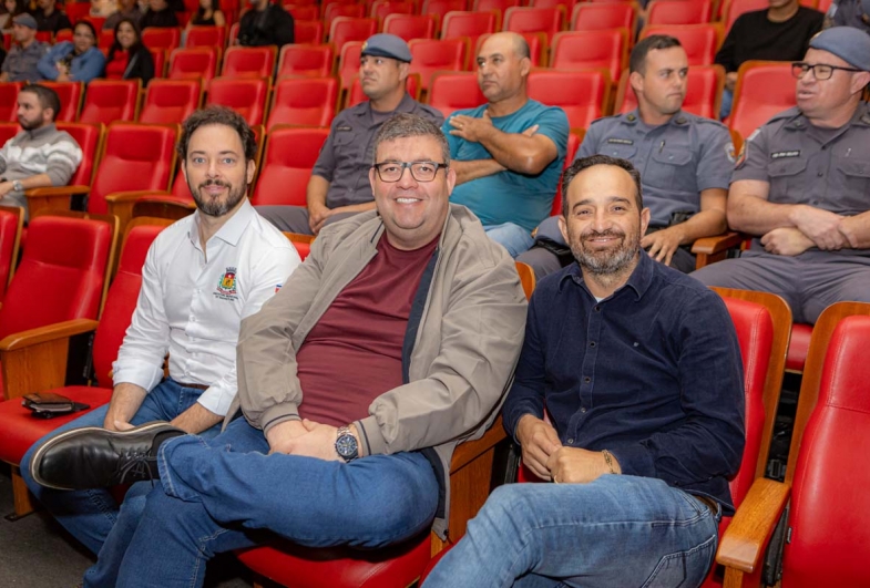 Prefeito de Taquarituba Éder Miano, chefe de gabinete  Kleberson e vereador Bruno Costa
