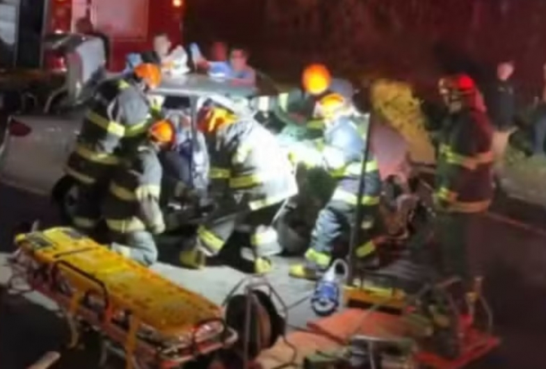Homem de 52 anos morre em acidente entre carro e micro-ônibus na SP-245 em Avaré
