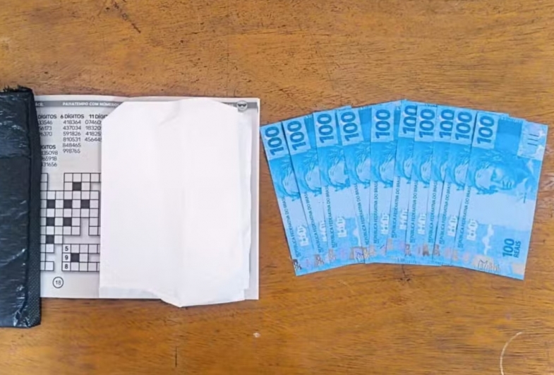 Adolescente é apreendido ao receber notas falsas de R$ 100 por encomenda em Paranapanema