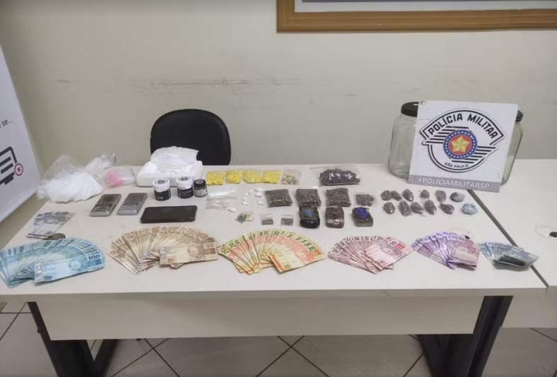 Jovem é preso ao tentar esconder cocaína na boca durante abordagem em Avaré