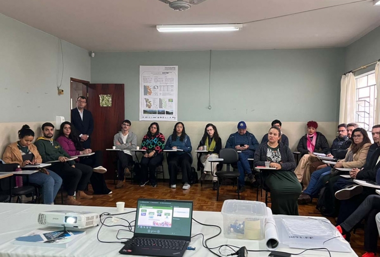 A oficina teve como objetivo aprofundar a discussão  sobre o diagnóstico ambiental e territorial da região