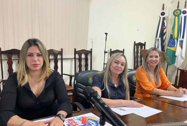 Vereadoras Ana Carla Teles, Conceição e Camila Bagnatori