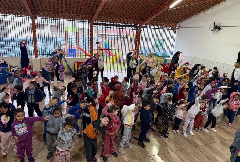 Crianças da Emei e da Emef participaram da ação