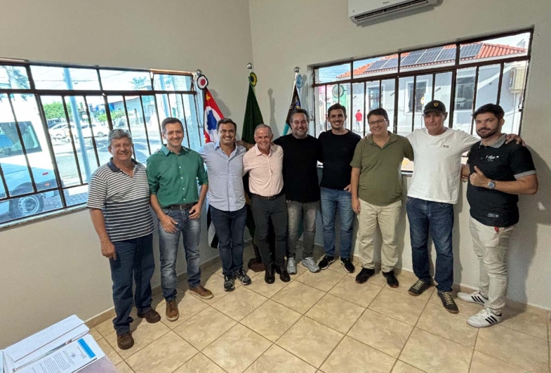 Biga, vice Rafael, deputado federal Mauricio Neves, prefeito Edinho Fundão, Levi,  Paulo Gobbo (presidente do PP), vereador Carlos Rodolfo, Samir e Célio Cabelereiro