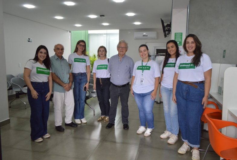 Daniela atendente do posto de coleta, Dr. Paulo Massud, Priscilla, Silvana,  Dr. Nilton, Maria Eduarda atendente, Marjorie atendente e Larissa biomedica