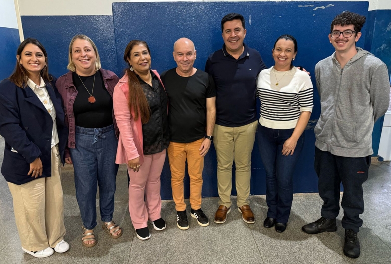 Diretora da EMEI Pâmella Gomes, secretária da educação Gilmara, diretora da EMEF Edna Neves, coordenador Luiz Antônio, prefeito Cristiano, primeira dama Valdirene e inspetor de aluno Leonardo