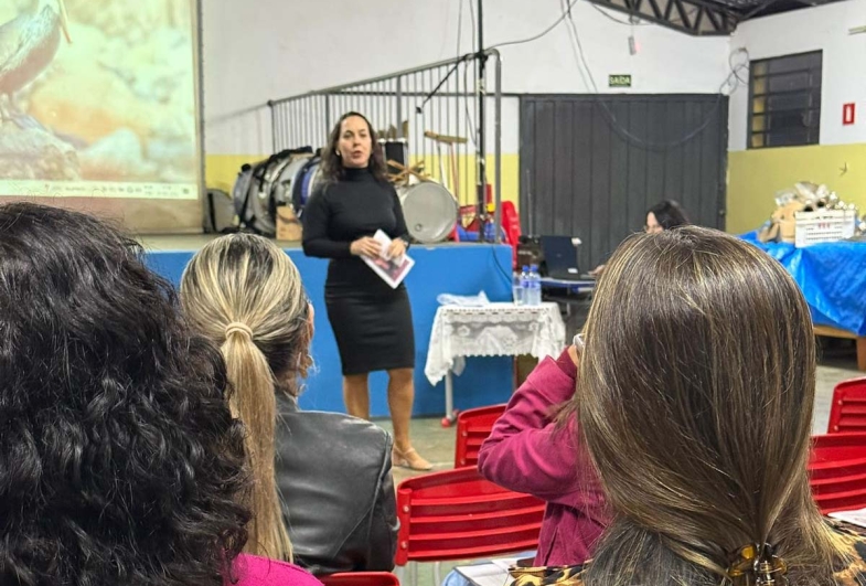 Dra. Jessica foi quem mediou a palestra