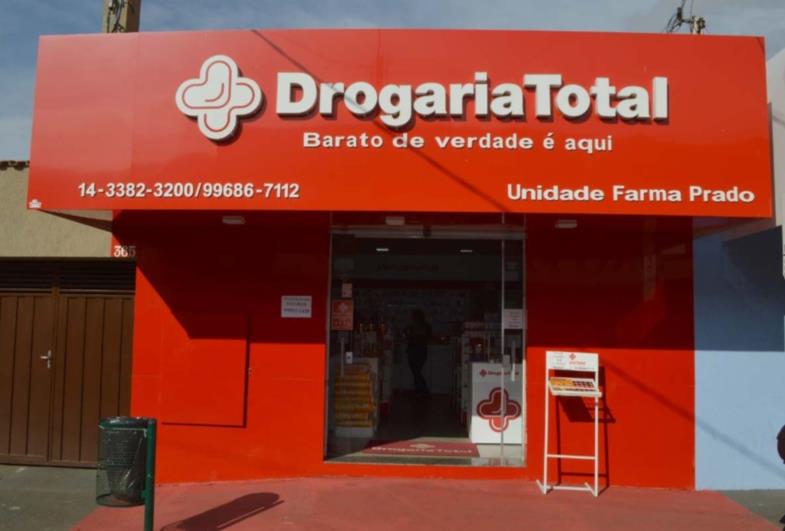 Drogaria Total completa um ano de atividades em Fartura 