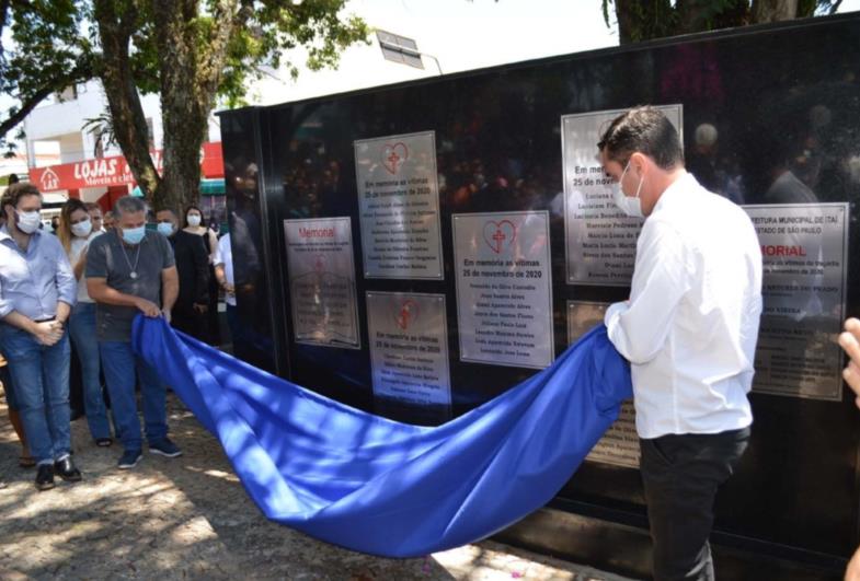 Homenagens às 42 vítimas da tragédia ocorrida há um ano na SP-249 são realizadas em Taguaí e Itaí 