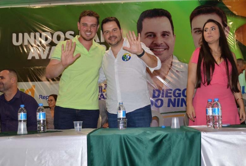 Convenção partidária em Coronel Macedo oficializa candidaturas de Diego do Nino e Vinícius Tonon