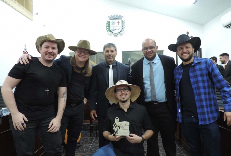 Câmara de Fartura celebra talentos locais na premiação Melhores Músicos 2025