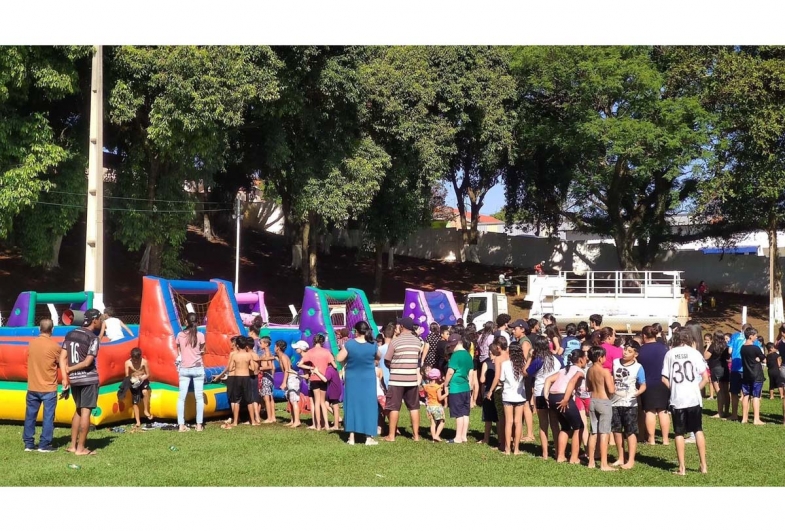 Festa das Crianças reúne público no estádio Lúcio Martins Esteves
