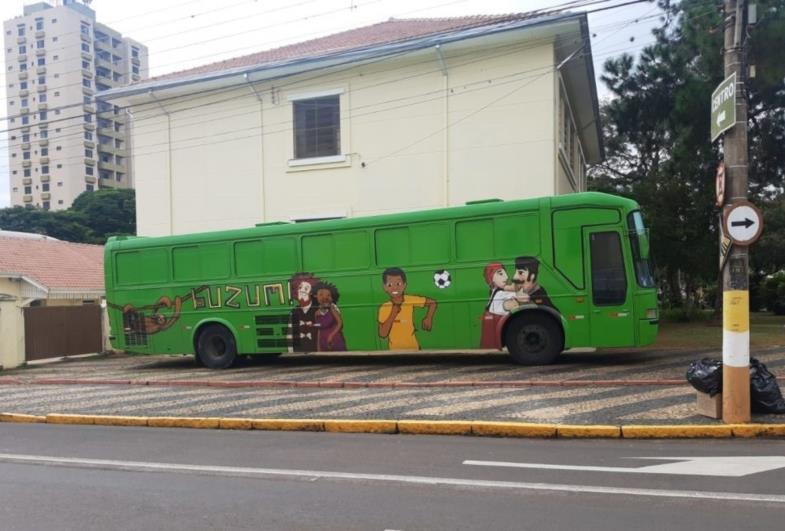 Teatro de bonecos é apresentado a alunos da Rede Municipal de Ensino