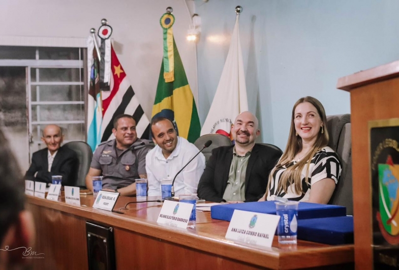 Antônio Silvério, Cabo PM De Lima,  Leandro Simi,  Dr. Camilo e presidente da câmara Regina Bergamo