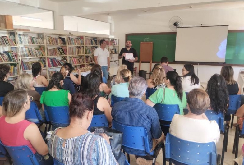 Equipe durante apresentação do balanço