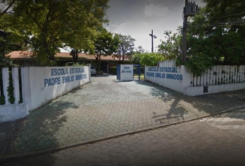 Mulher acusa homem de se “masturbar” em frente à escola em Avaré