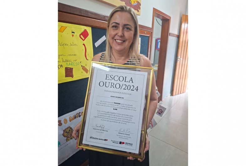 Diretora da Escola Municipal  Pedro Soldera, Carla Gobbo