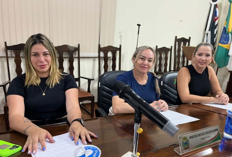Vereadoras Ana Carla Teles, Conceição e Camila Bagnatori