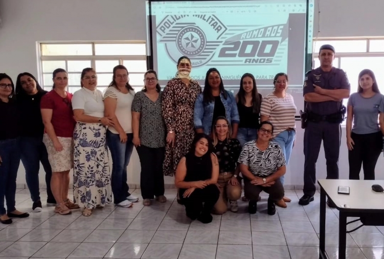 Polícia Militar promove palestra sobre o S.O.S Mulher no Departamento de Assistência Social de Sarutaiá