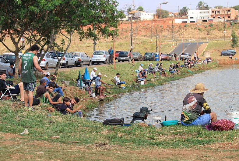 Lago Bertha Bannwart de Avaré recebe evento de pesca no Dia dos Pais