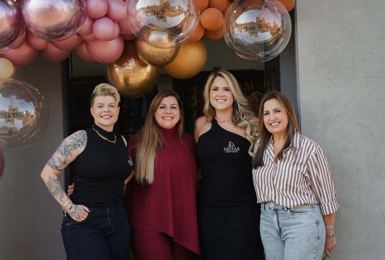 Thuany, Thais Maiorali Agostino Leão Ereno, Carine e  Silvia Cristiane Maiorali Agostino