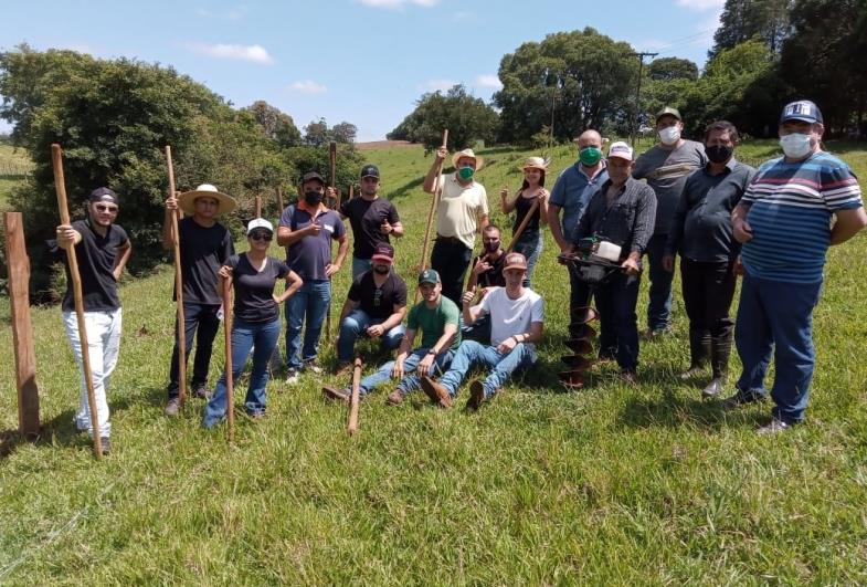 Alunos da FIT participam de projeto ambiental em Taguaí 