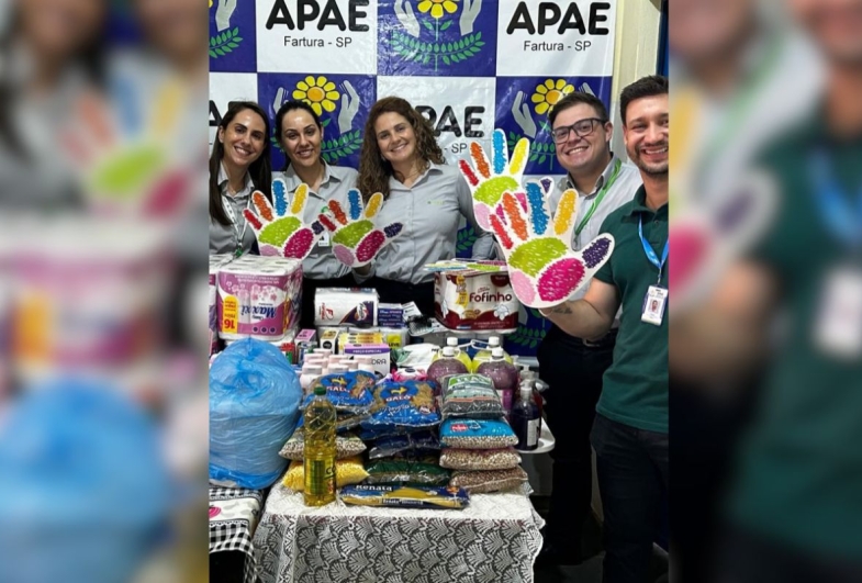 Colaboradores do Sicredi participaram do Dia C – Dia de Cooperar na Apae de Fartura