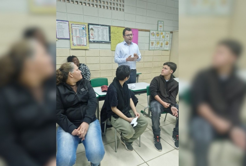 Secretário de Gabinete Victor Salles durante a sua participação