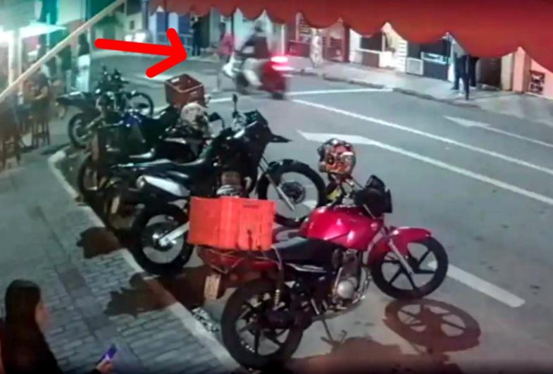 Idoso é atropelado por motocicleta em avenida de Itapeva