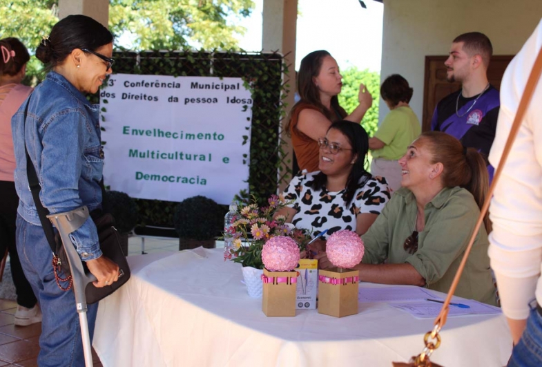 Os participantes foram recepcionados com um delicioso café da tarde