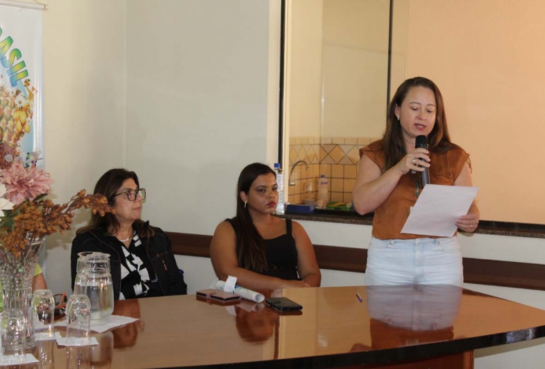 Primeira-dama de Fartura Elisangela Souza, secretária da assistência social Ariele Silvério e Ana Paula Dognani