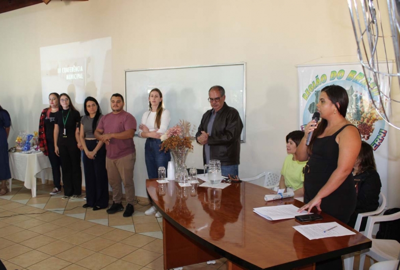 Secretária de assistência social de Fartura Ariele Silvério