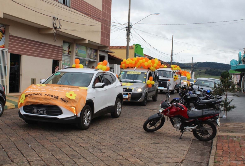 A carreata teve início no Cras Ângelo Lucarelli em direção ao centro da cidade
