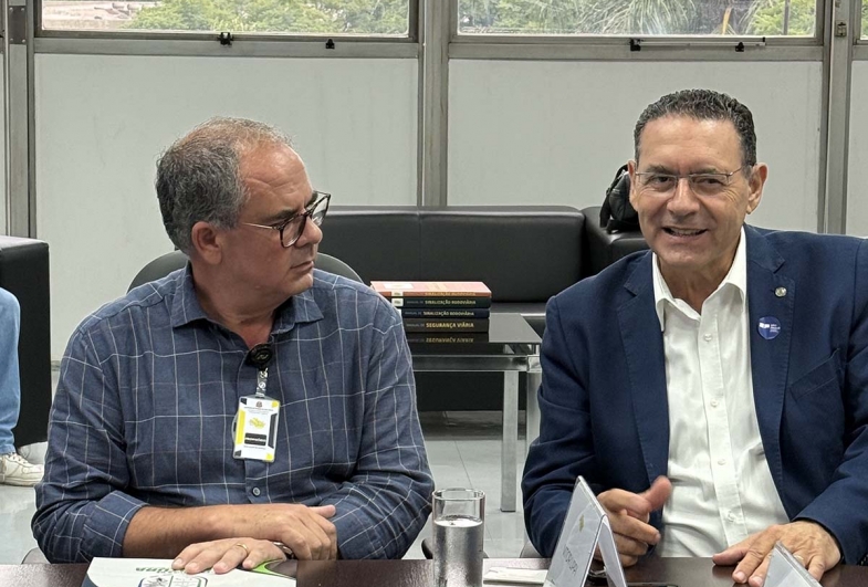 Prefeito de Fartura Luiz Marcos junto do deputado federal Vitor Lippi