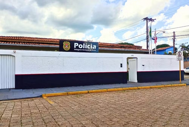 Homem é preso por importunação sexual após expor órgão genital a mulher em supermercado de Avaré