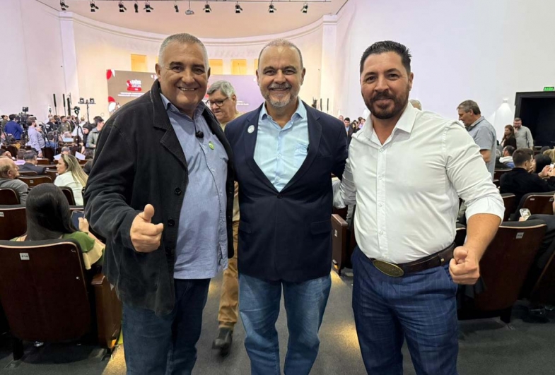 João da Tapera e Gango, ao lado do deputado  estadual Ricardo Madalena