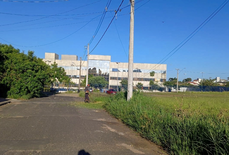 Limpeza próximo ao Fórum