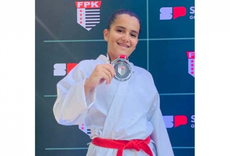 Maria Cecília Alves - kumite Fem.Cadete 3° ao 7° kyu + 61 kg