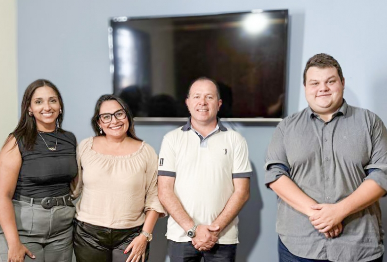 Secretaria de Indústria e Comércio firma parceria com Sicredi e Acia para levar educação financeira às empresas de Avaré