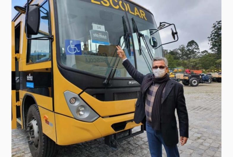 Município de Sarutaiá ganha novo ônibus escolar