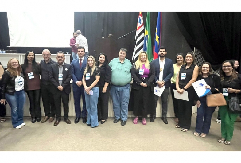 Parte dos avareenses que estiveram no evento realizado em Piraju