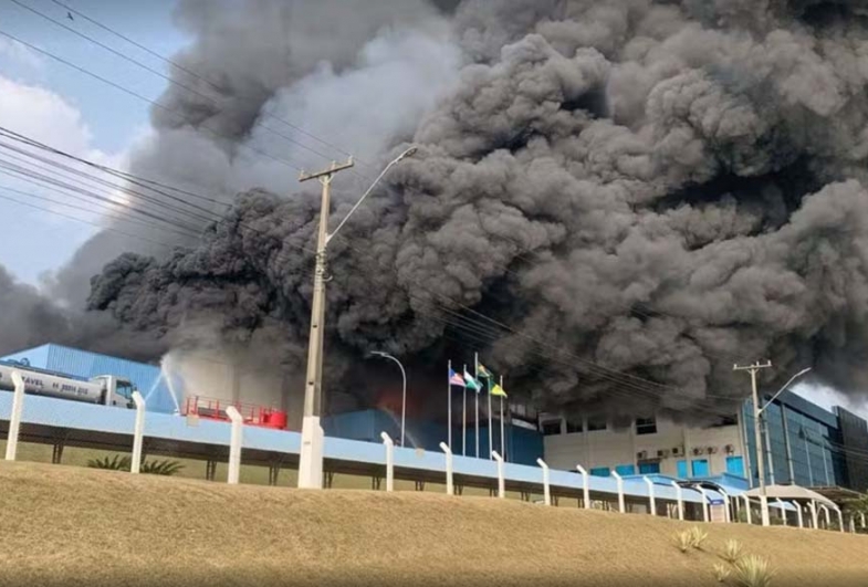 Incêndio atinge fábrica da Frangos Pioneiro em Joaquim Távora