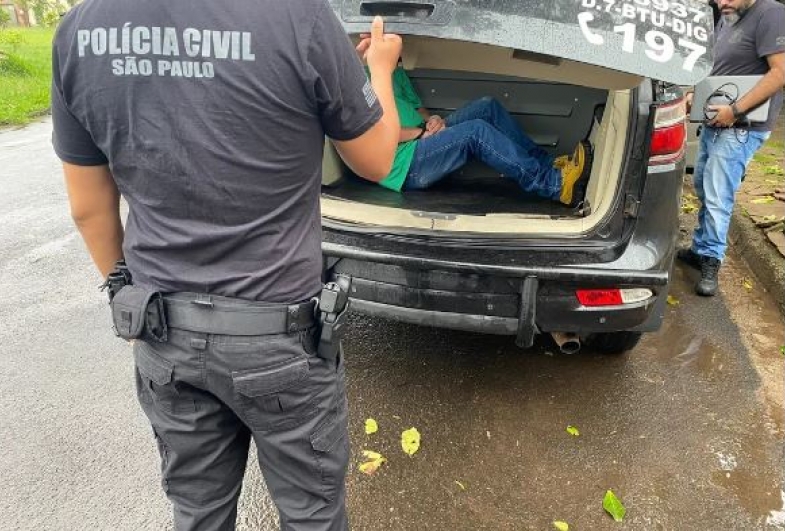 Polícia Civil prende homem de 57 anos suspeito de armazenar material de pornografia infantil em Botucatu