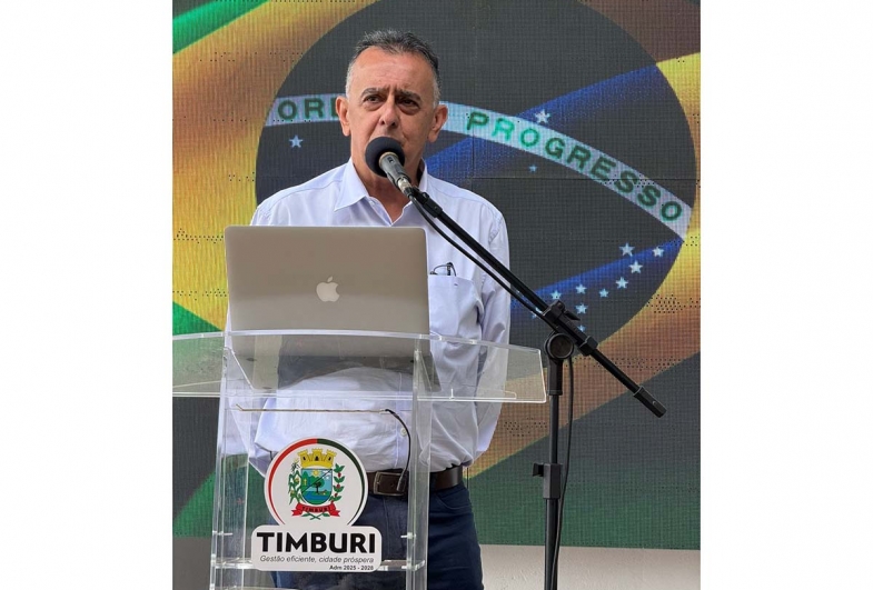 Prefeito de Piraju Carlinhos Pneus presente no evento