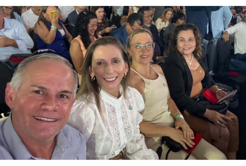 Prefeito Edinho Fundão, primeira-dama Pety, secretária da Educação  de Sarutaiá Keli e secretária da educação de Taguaí Lenita