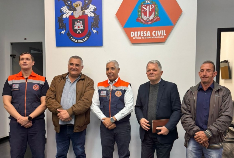 Prefeito João, Coronel Henguel, deputado Mauro Bragato e Bodinho