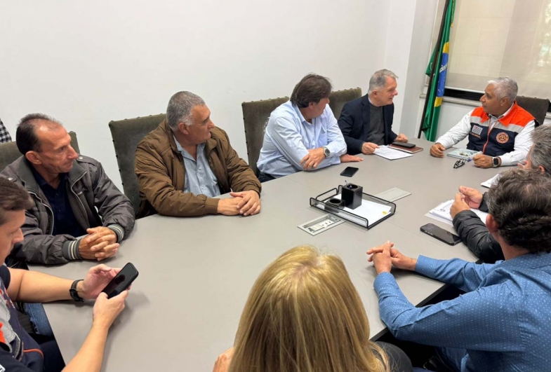 Prefeito João e vereador Bodinho se reuniram com o chefe da defesa Civil de São Paulo, Coronel Henguel