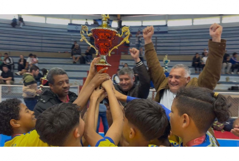 Equipe de Sarutaiá é vice campeã da Copinha de Futsal de Piraju
